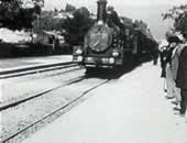Tren llegando a la estación. 