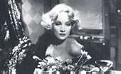 Marlene Dietrich en Express de Sternberg, 1932